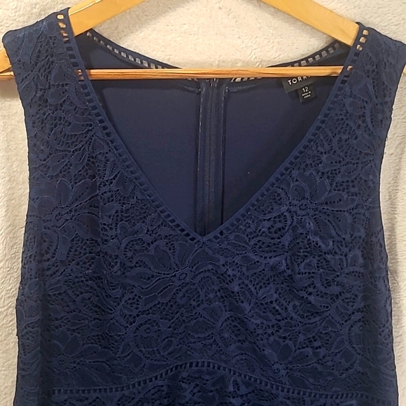 #68 Torrid Navy Lace Womens Cocktail Dress worn once size 12 - Picture 2 of 8